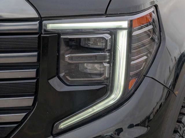 Used 2023 GMC Sierra 1500 AT4 w/ AT4 Premium Package AWD/4WD image 10