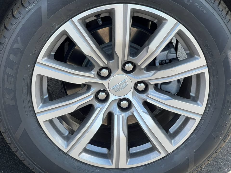 Used 2023 Cadillac XT4 Sport w/ Cold Weather Package AWD/4WD image 8