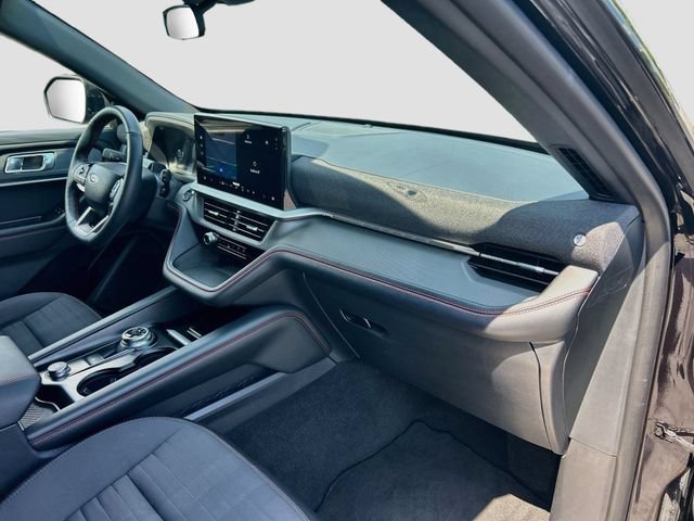 Certified 2025 Ford Explorer ST-Line AWD/4WD image 39