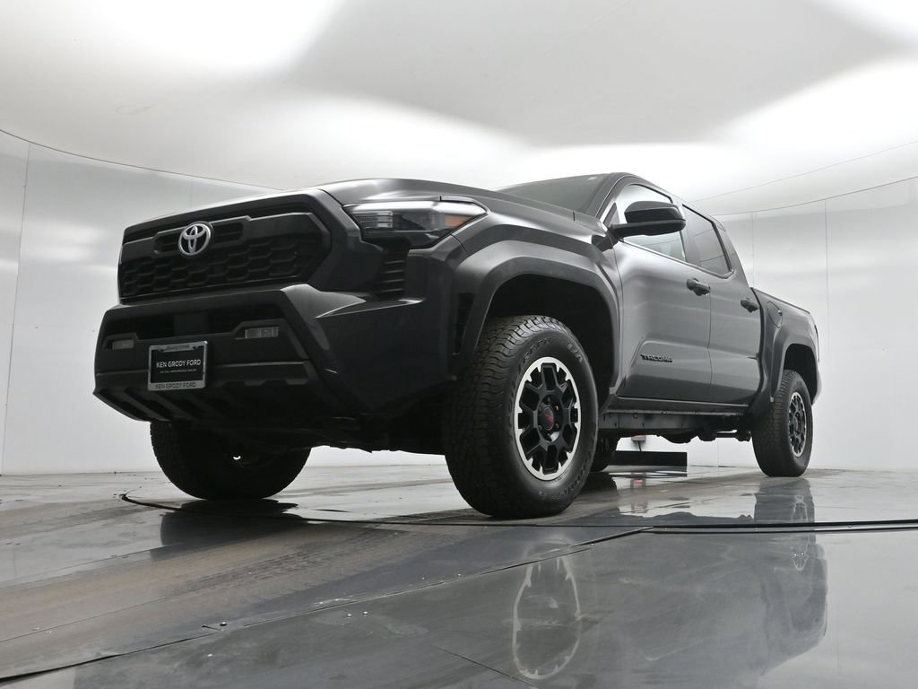 Used 2024 Toyota Tacoma TRD Off-Road image 13
