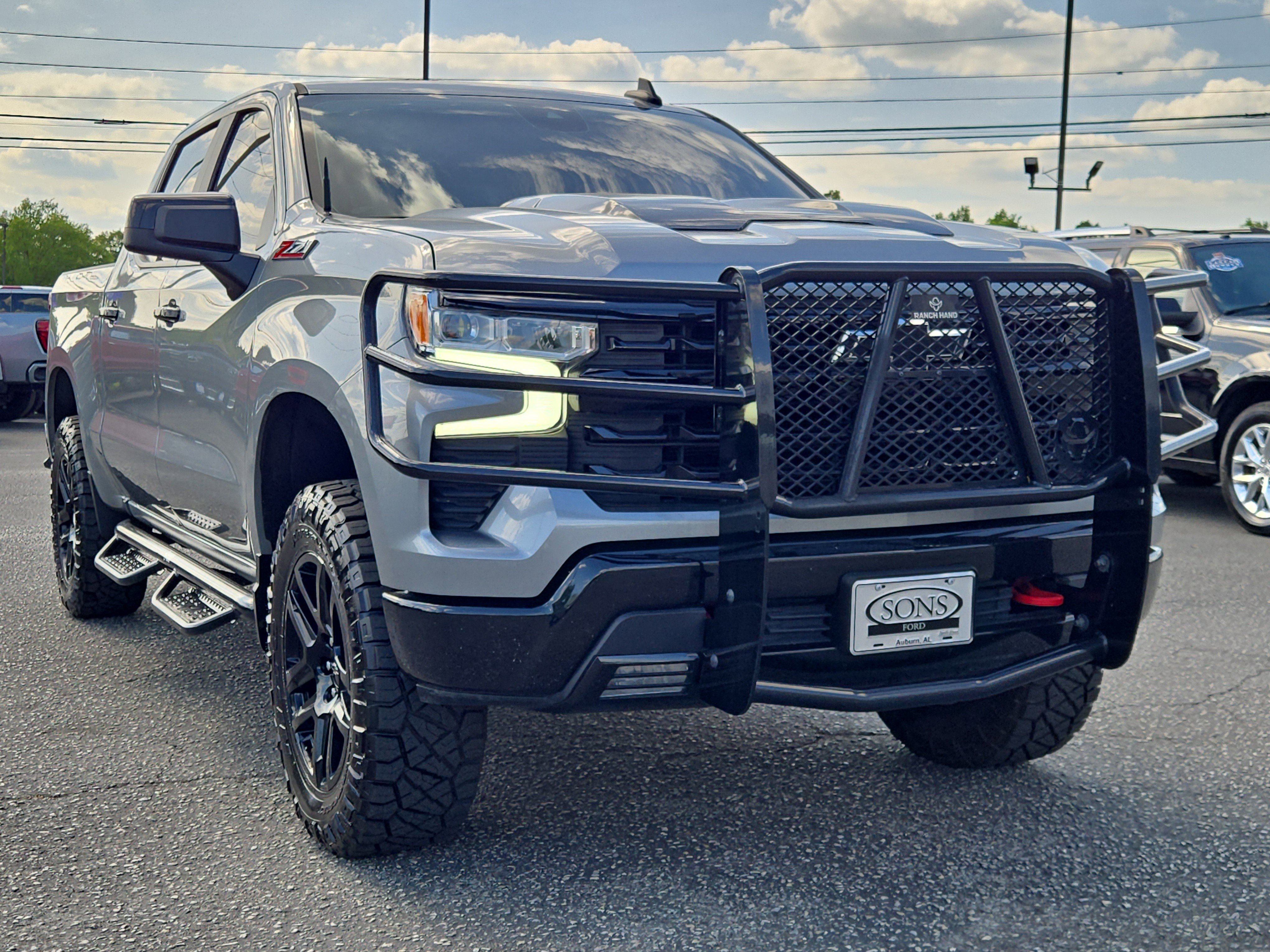 Used 2024 Chevrolet Silverado 1500 LT Trail Boss w/ Convenience Package II AWD/4WD image 6