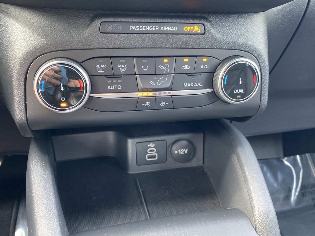 Certified 2025 Ford Escape ST-Line AWD/4WD image 26