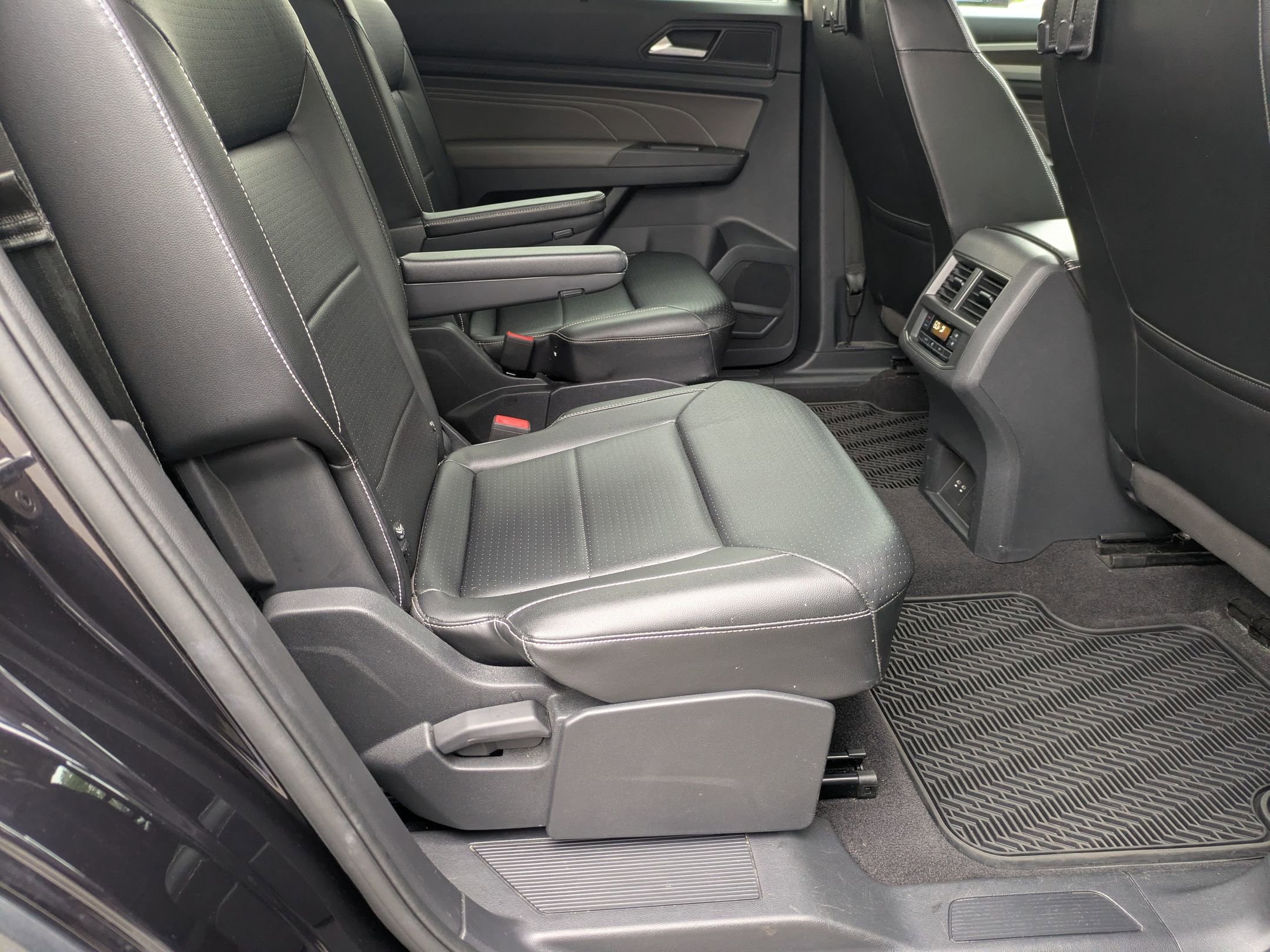 Used 2022 Volkswagen Atlas SE w/ Black Wheel Package FWD image 35