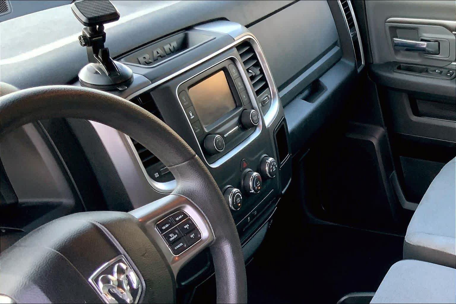 Used 2021 RAM 1500 Classic SLT RWD image 15