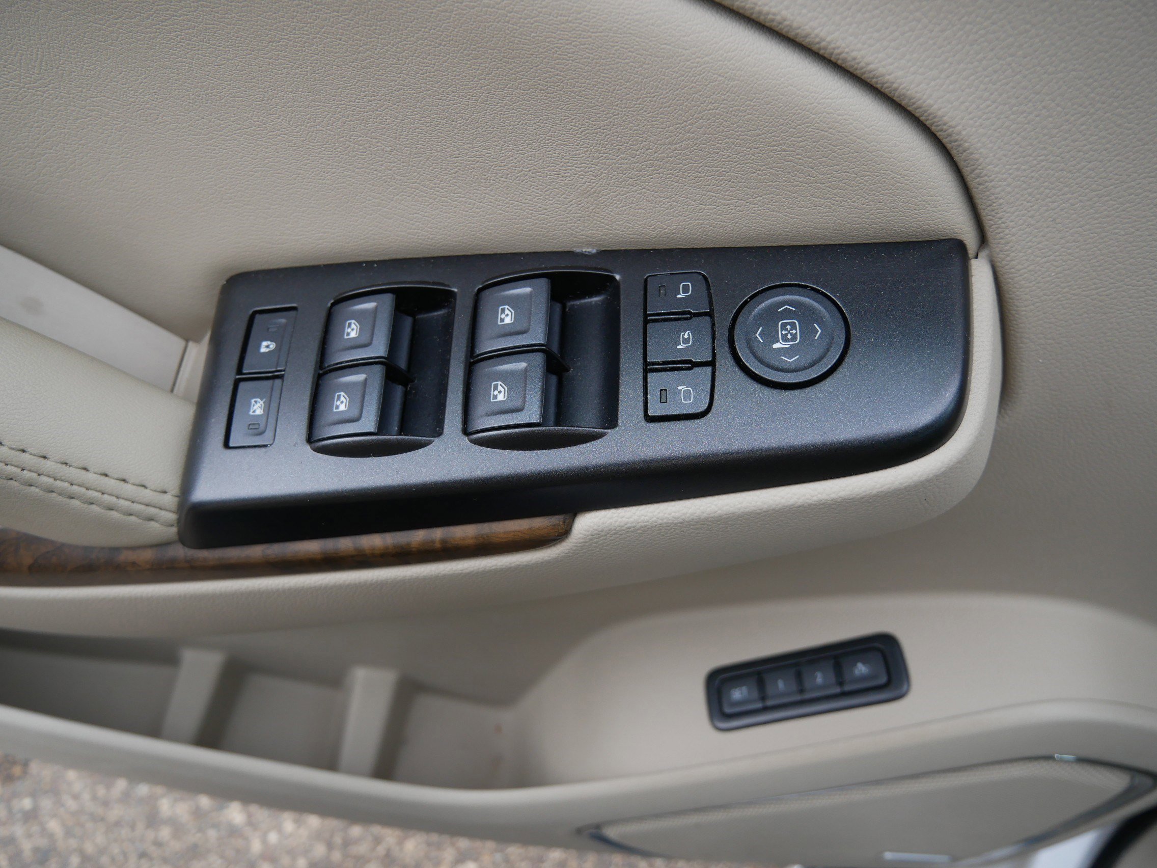 Used 2018 GMC Yukon Denali w/ Enhanced Security Package image 20