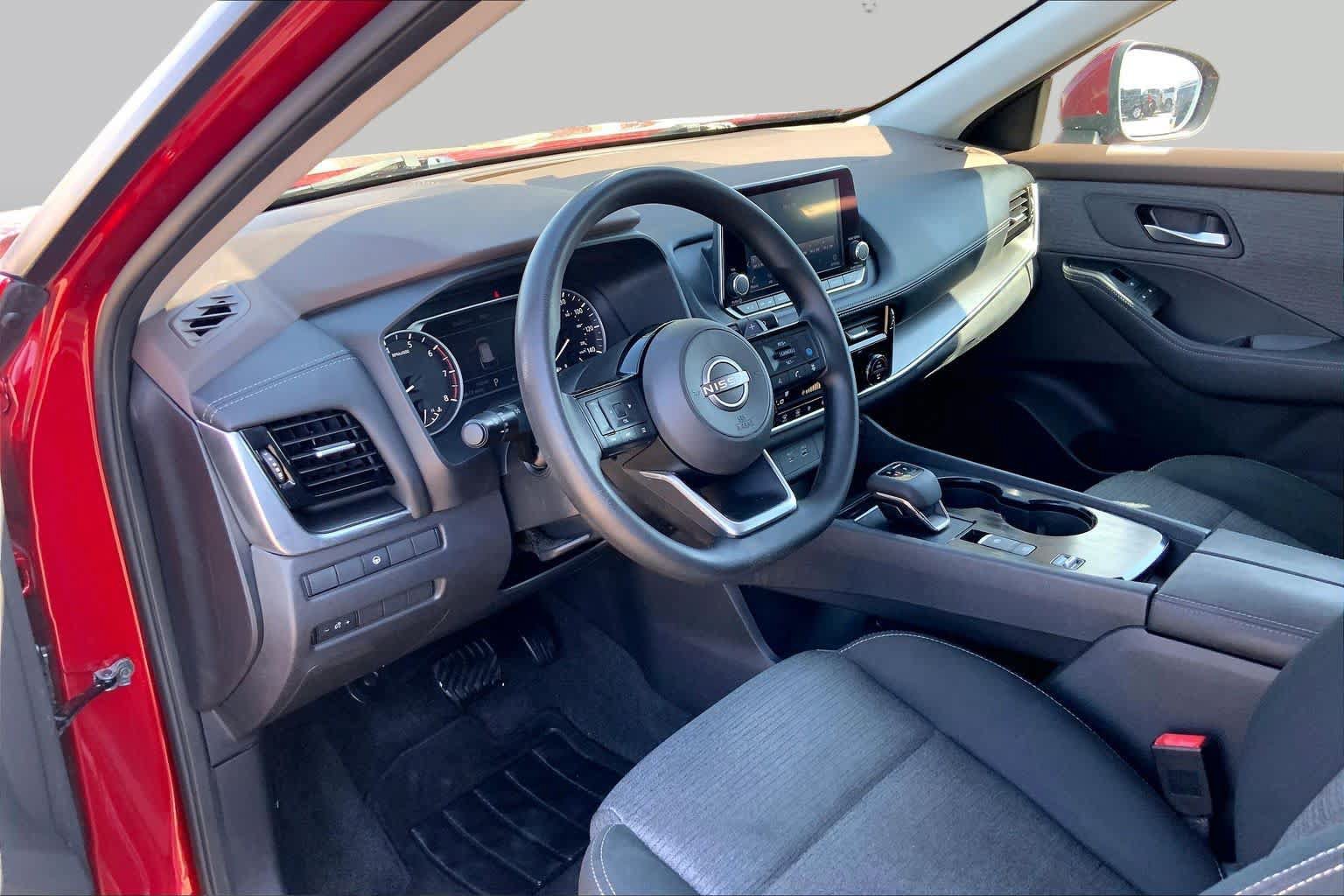 Used 2022 Nissan Rogue SV FWD image 18