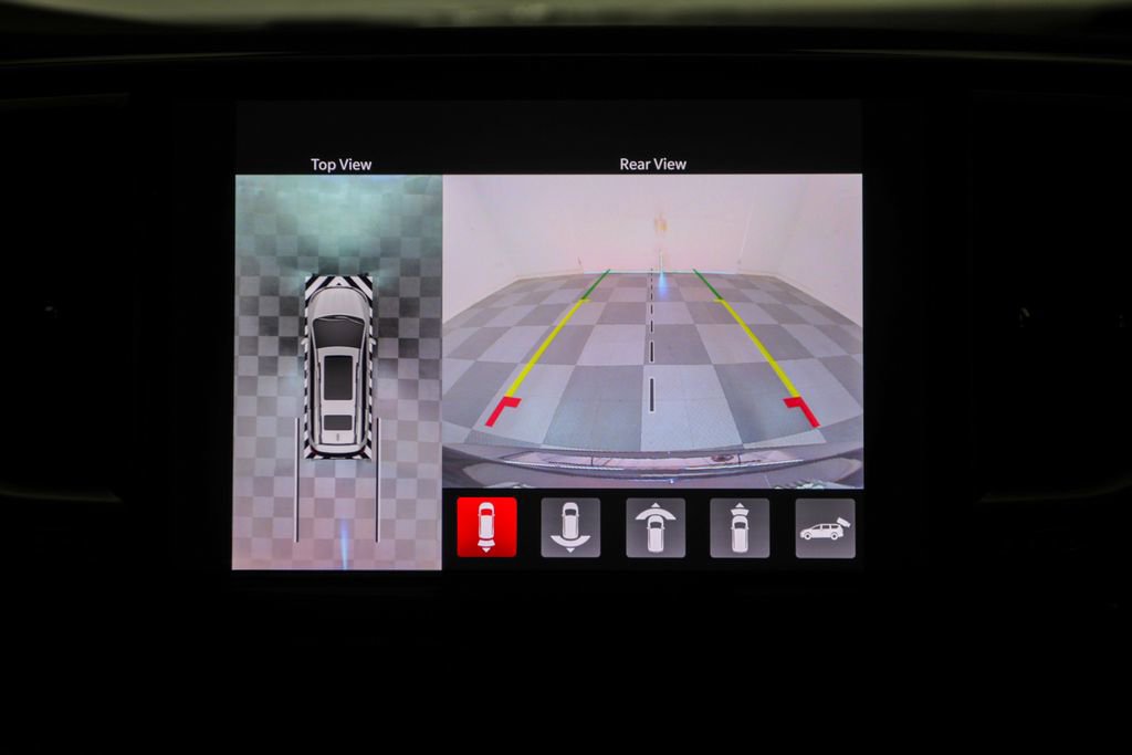 Used 2024 Chrysler Pacifica Pinnacle w/ Trailer Tow Group image 20