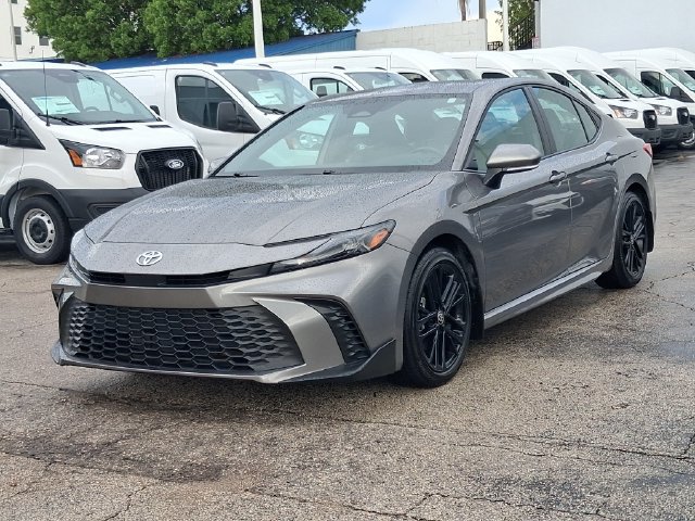 Used 2026 Toyota Camry SE FWD image 2