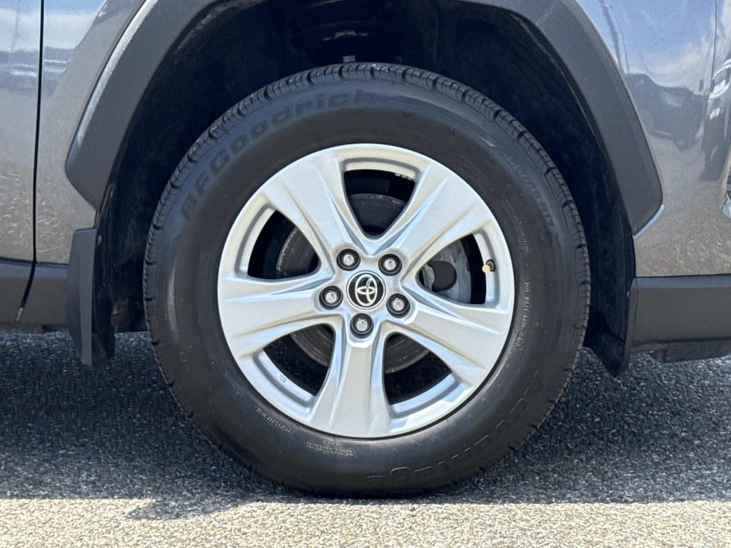 Used 2019 Toyota RAV4 XLE FWD image 31