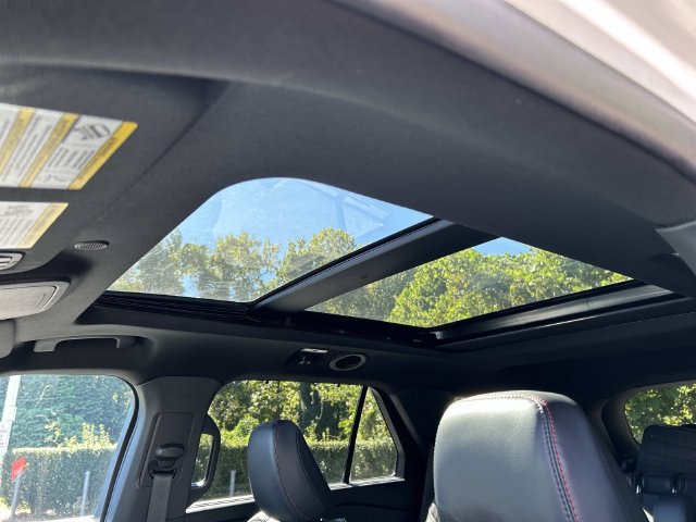 Certified 2025 Ford Explorer ST AWD/4WD image 7