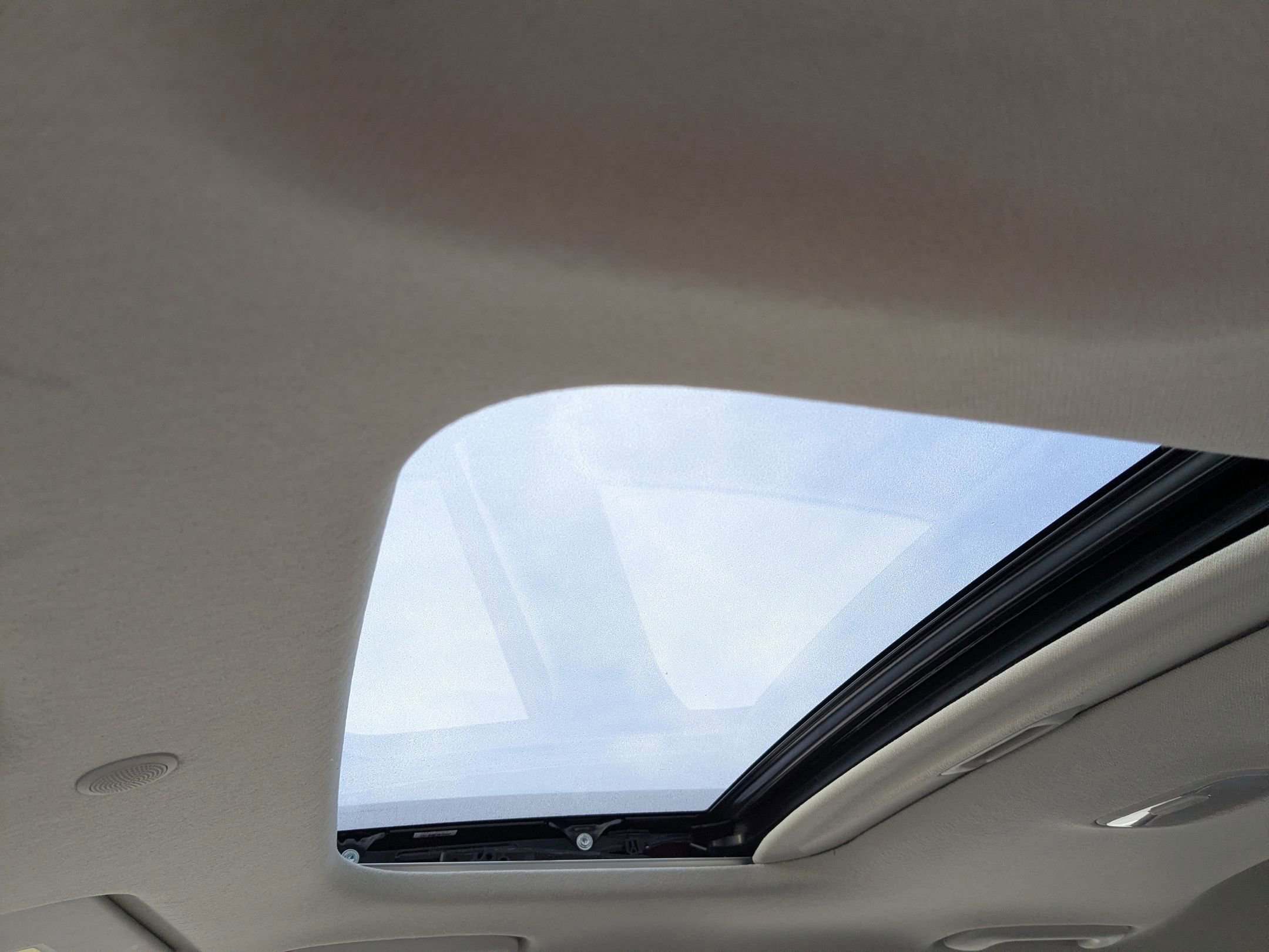 Used 2024 Hyundai Venue SEL FWD image 15