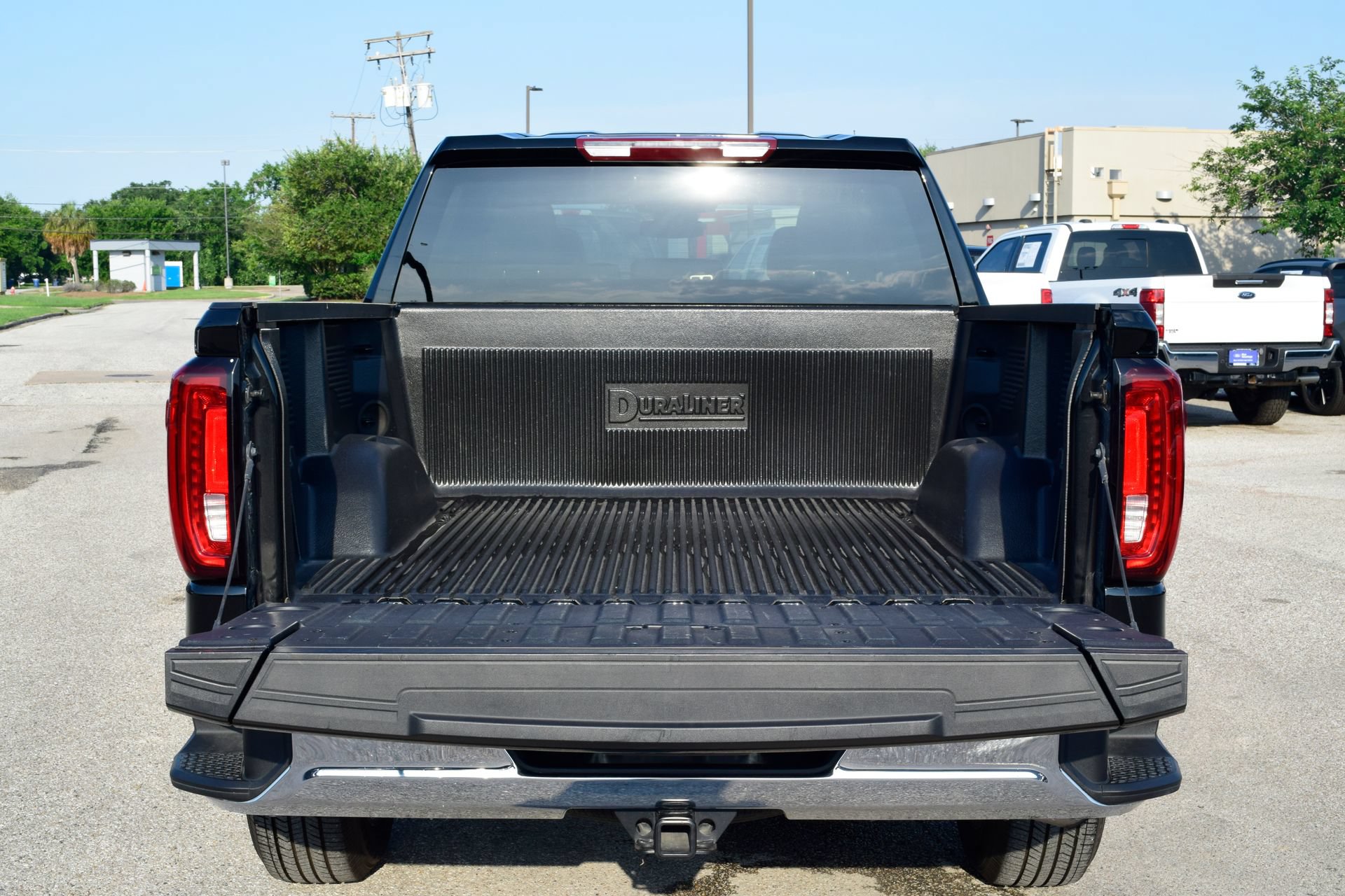 Used 2026 GMC Sierra 1500 SLT AWD/4WD image 5