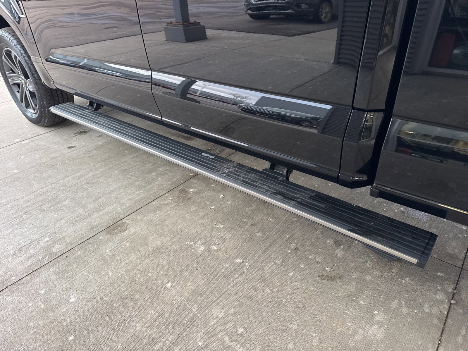 Certified 2023 Ford F150 Lariat w/ Equipment Group 502A High image 19