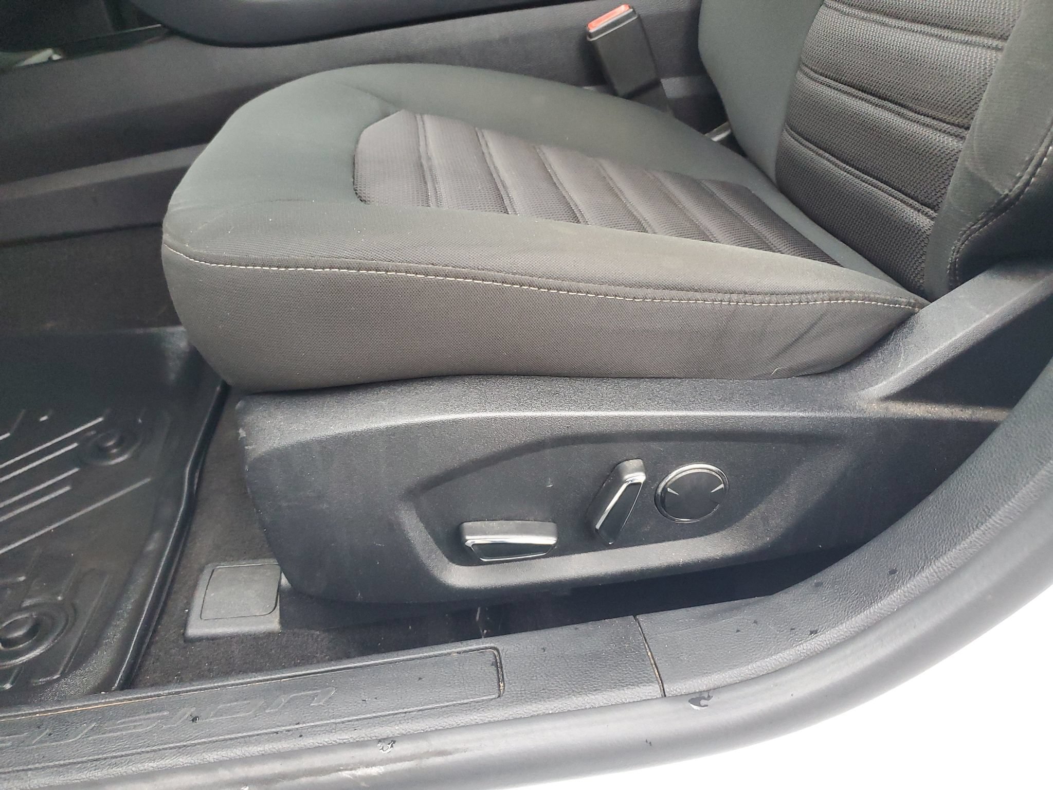 Certified 2019 Ford Fusion SE FWD image 14