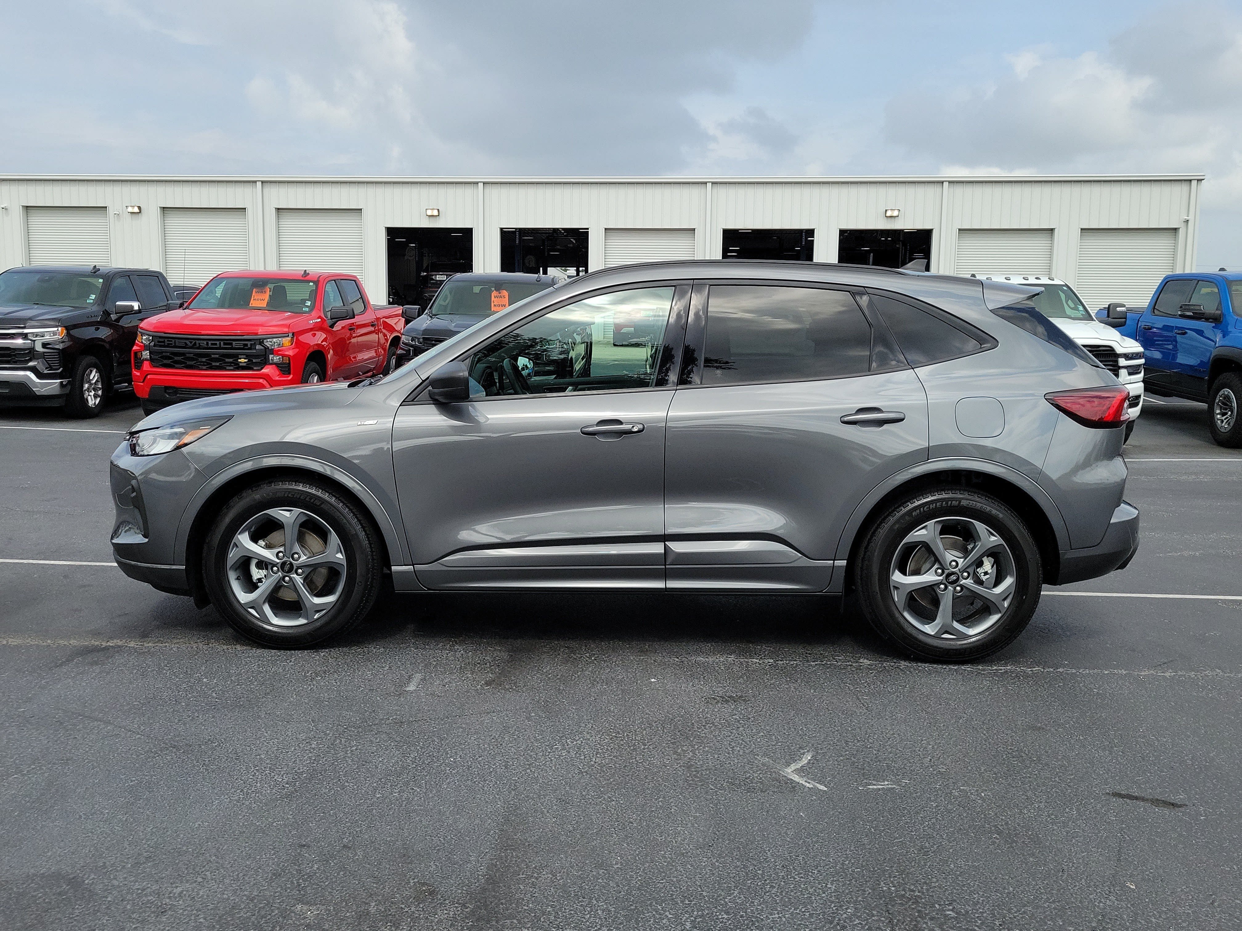 Certified 2023 Ford Escape ST-Line w/ Tech Pack #1 FWD image 6