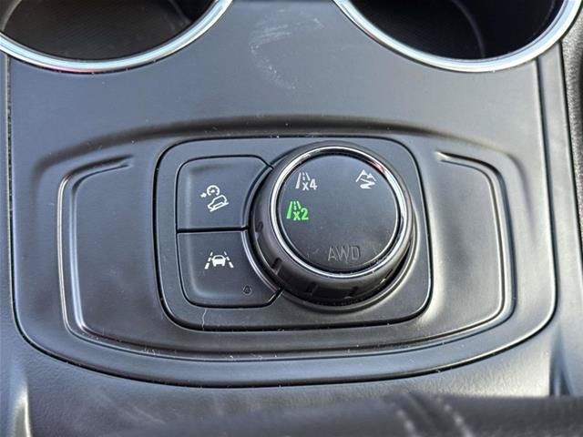 Used 2024 GMC Terrain SLE AWD/4WD image 33