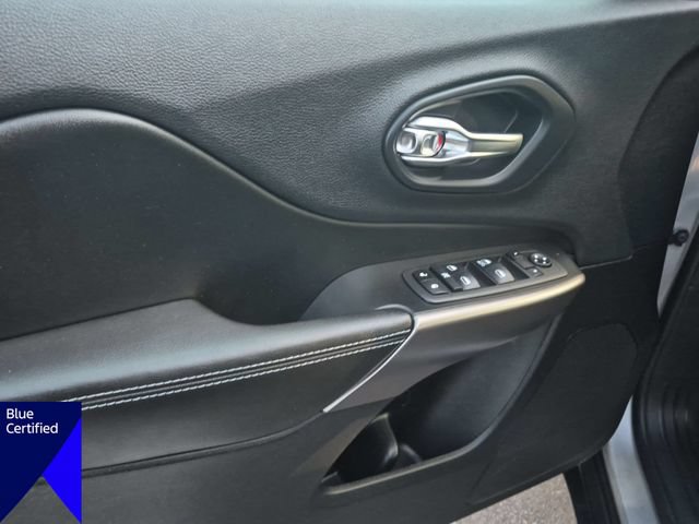 Used 2019 Jeep Cherokee Latitude w/ Popular Appearance Group FWD image 12