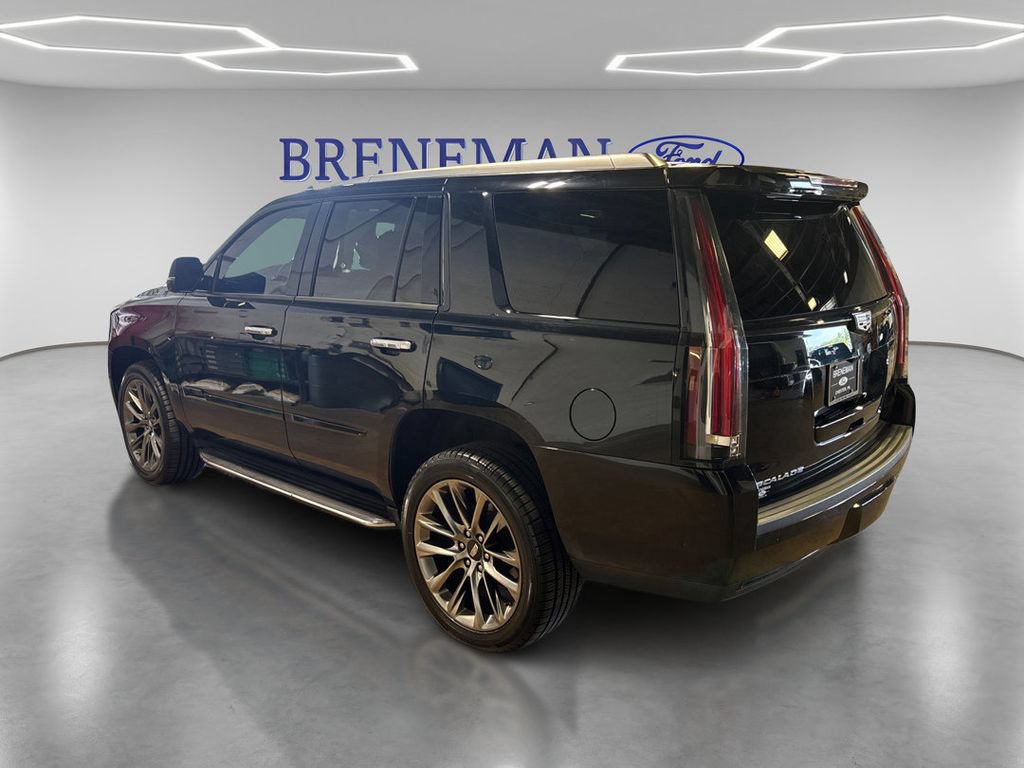 Used 2019 Cadillac Escalade Luxury w/ Escalade Sport Edition AWD/4WD image 7