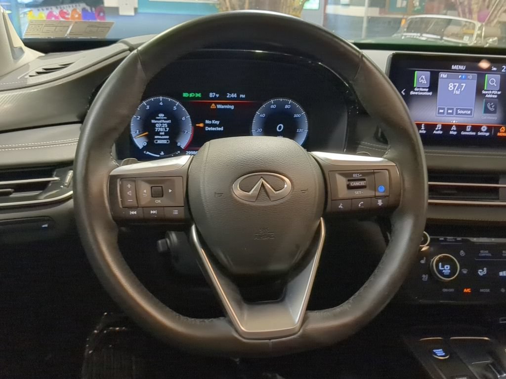 Used 2023 INFINITI QX60 Luxe w/ Performance Audio Package AWD/4WD image 2