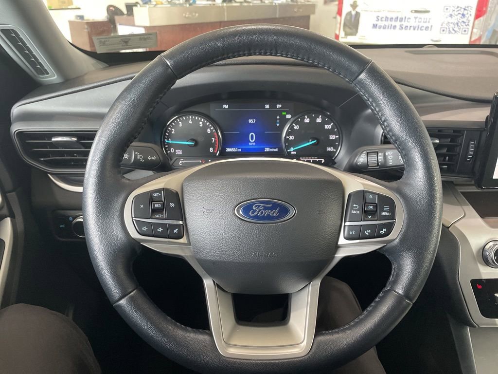 Certified 2022 Ford Explorer XLT w/ Class IV Trailer Tow Package AWD/4WD image 19