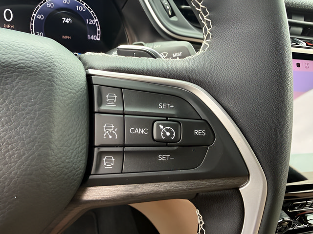 Used 2025 Jeep Grand Cherokee Limited AWD/4WD image 22