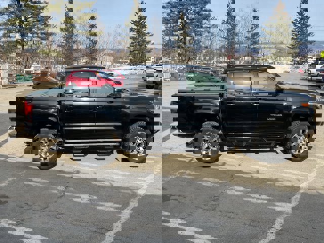 Used 2019 Toyota Tacoma SR5 AWD/4WD image 8