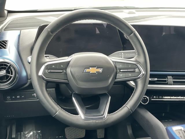 Used 2025 Chevrolet Equinox EV LT w/ Convenience Package image 8