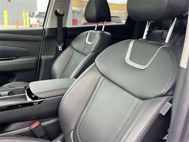 Used 2025 Hyundai Tucson Limited image 31
