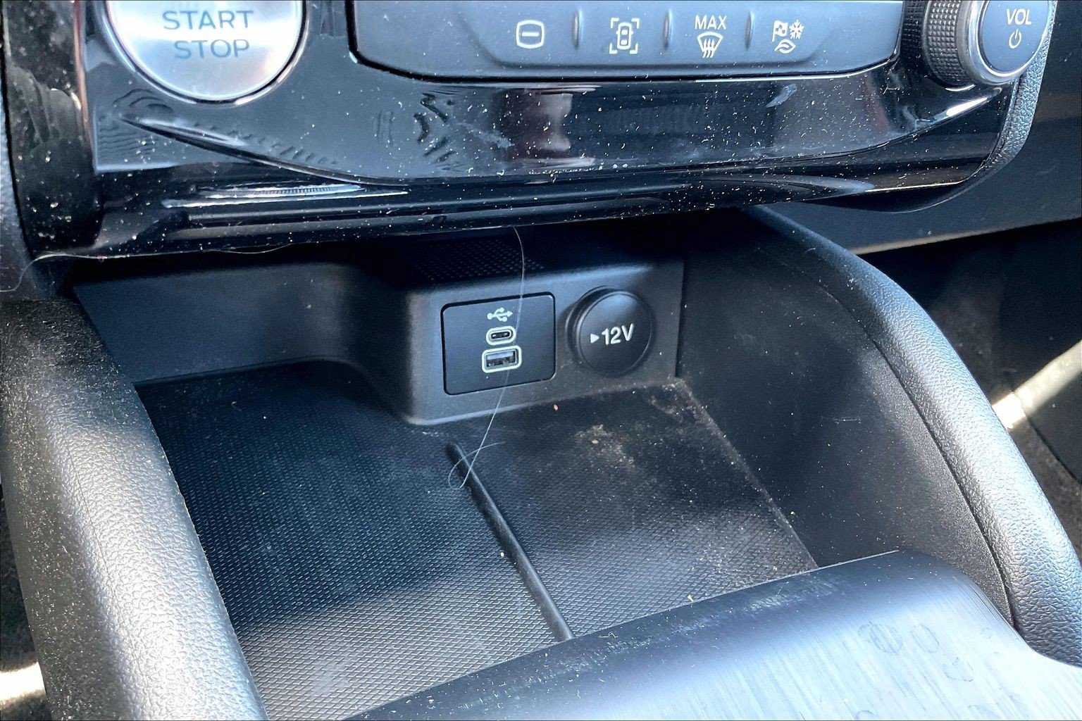 Certified 2025 Ford Escape ST-Line w/ Equipment Group 301A FWD image 30