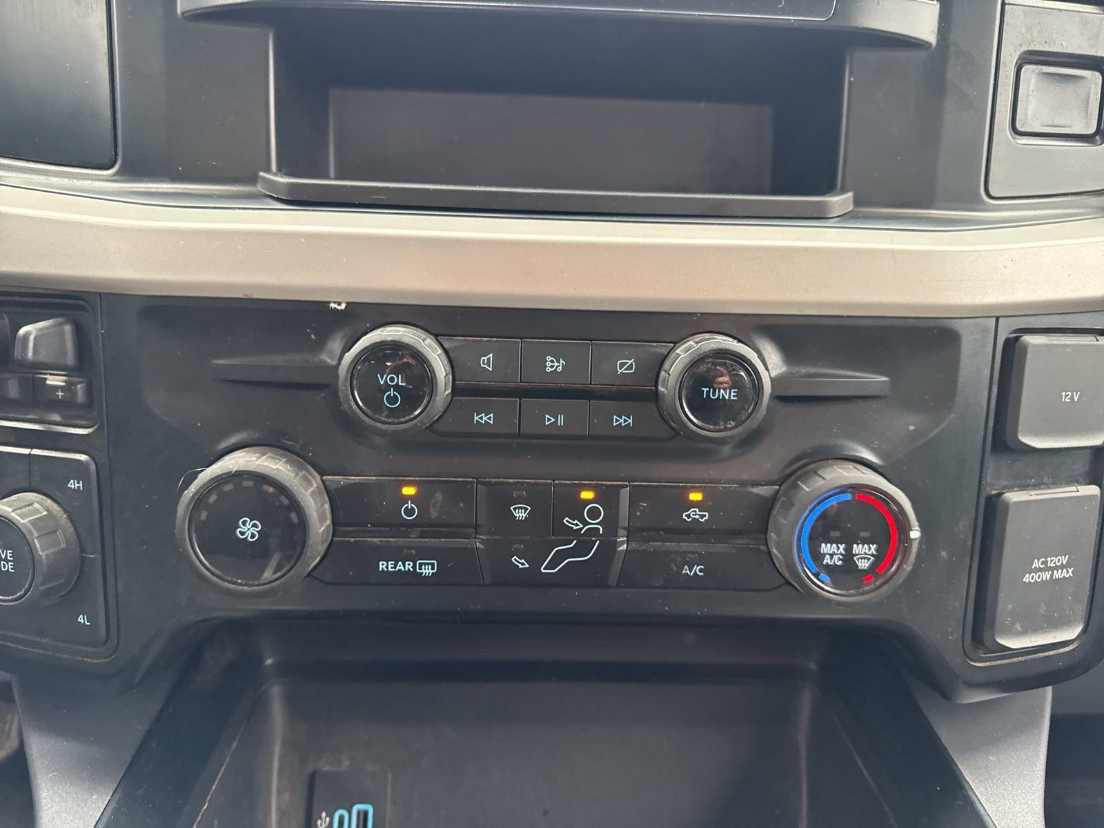 Certified 2024 Ford F350 XLT w/ 360-Degree Camera Package image 28