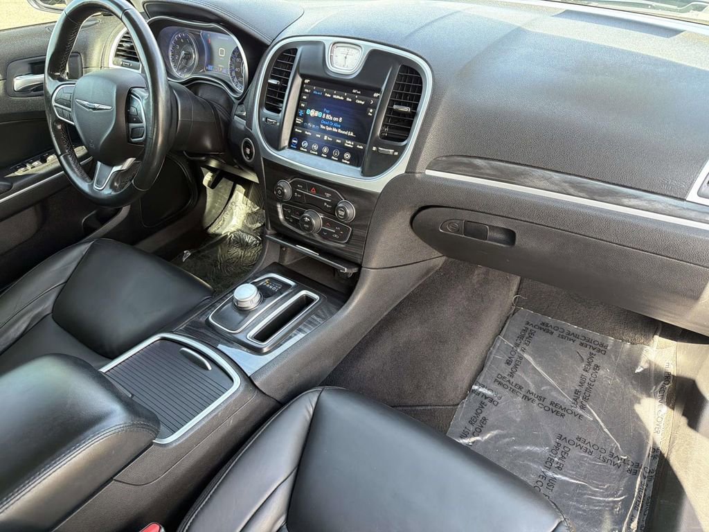 Used 2022 Chrysler 300 Touring L image 25