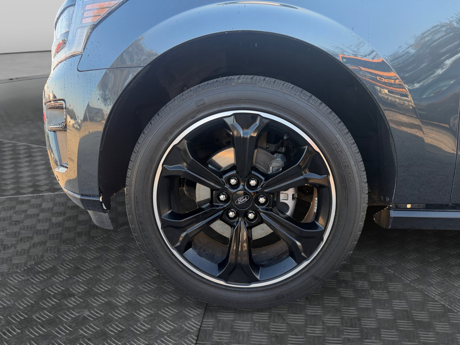 Certified 2024 Ford Expedition Limited RWD image 9