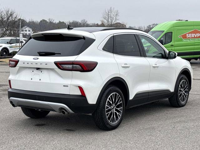 Certified 2025 Ford Escape SE image 5