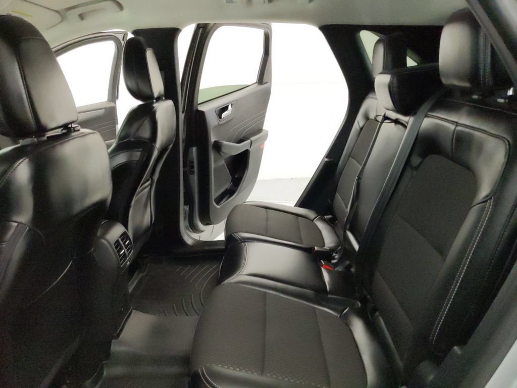 Certified 2024 Ford Escape SE FWD image 17