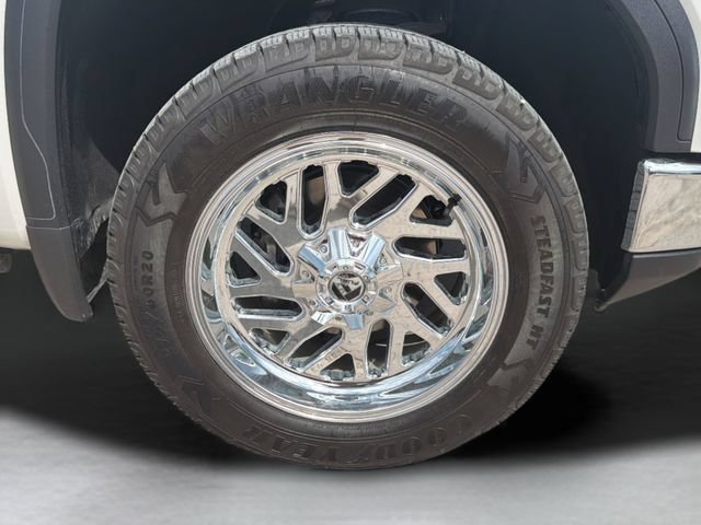 Used 2024 GMC Sierra 1500 SLT w/ SLT Premium Plus Package AWD/4WD image 9