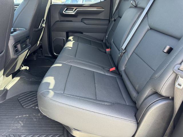 Used 2026 Chevrolet Silverado 1500 LT Trail Boss w/ LT Trail Boss Premium Package AWD/4WD image 16