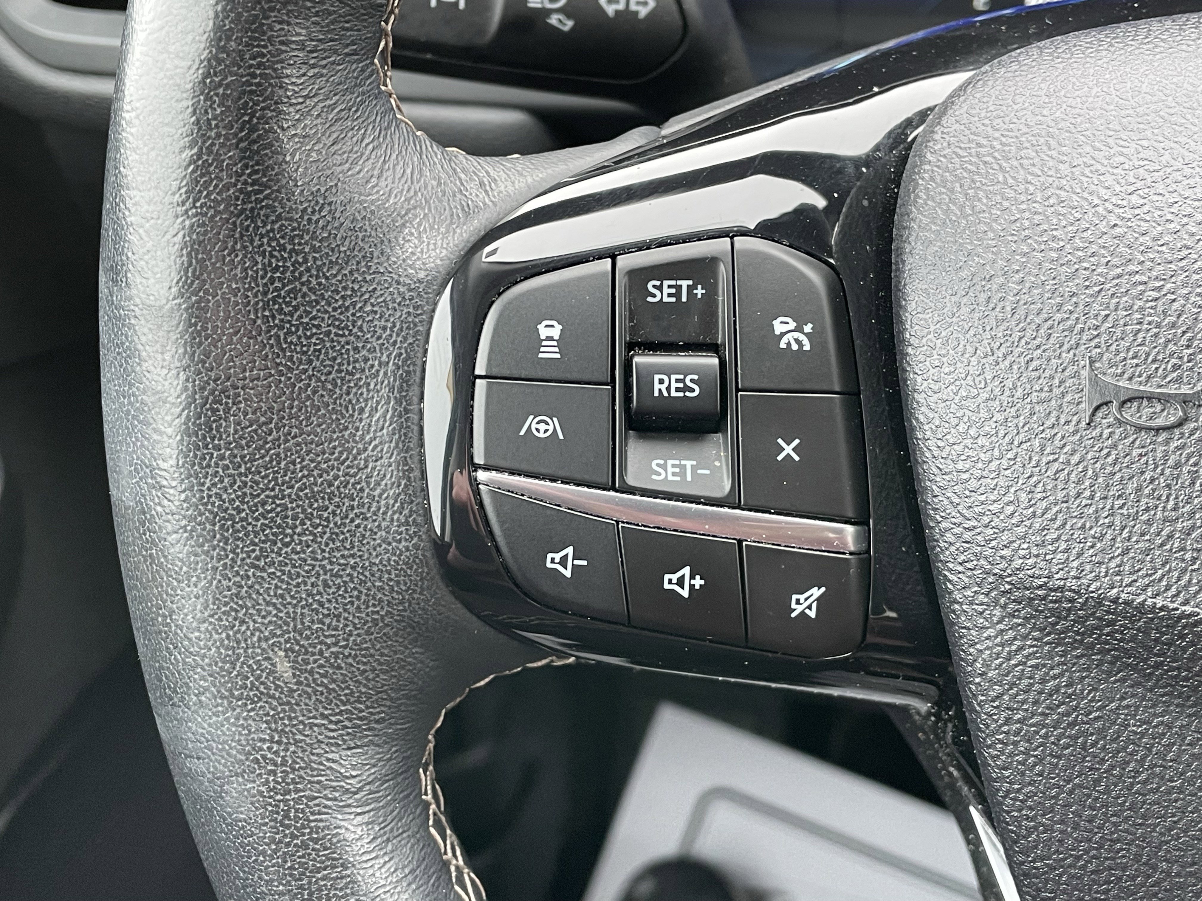 Certified 2022 Ford Escape Titanium w/ Titanium Elite Package image 25