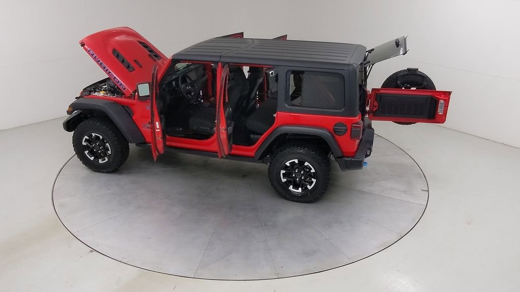 Used 2025 Jeep Wrangler Unlimited Rubicon 4xe w/ Convenience Group AWD/4WD image 55
