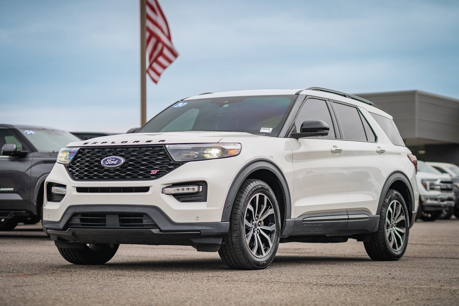 Certified 2020 Ford Explorer ST w/ Premium Technology Package image 2