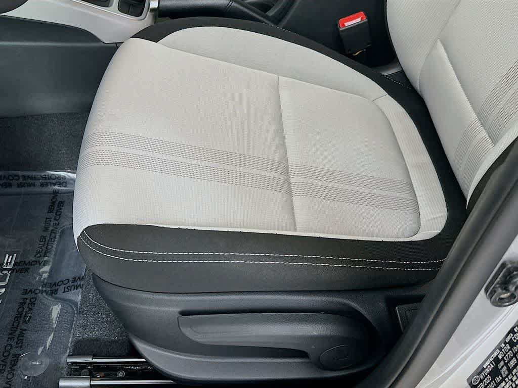 Used 2025 Hyundai Venue SEL FWD image 29