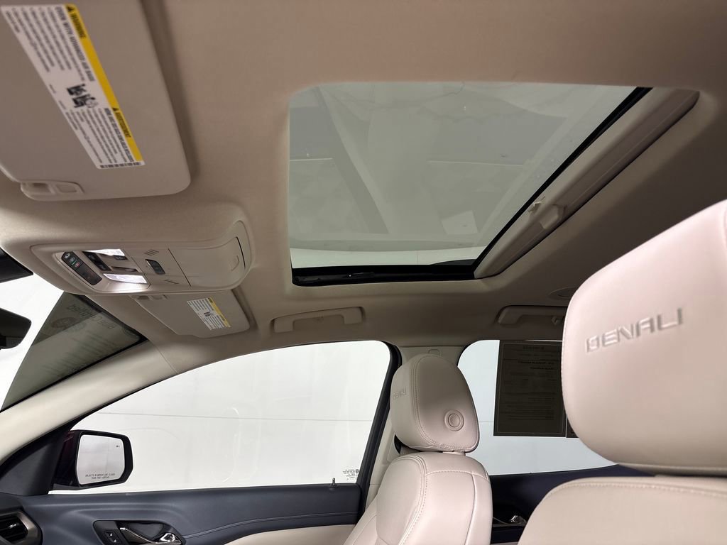 Used 2022 GMC Acadia Denali w/ Denali Ultimate Package image 39