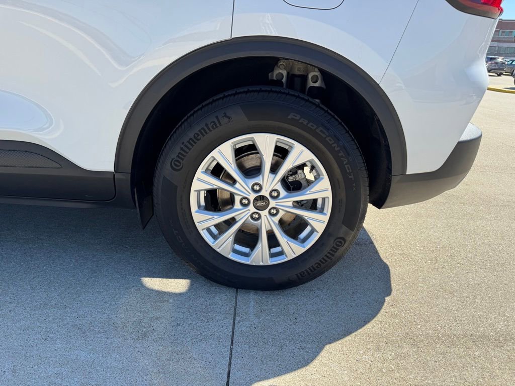 Certified 2025 Ford Escape Active AWD/4WD image 9