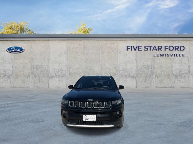 Used 2023 Jeep Compass Limited AWD/4WD image 3