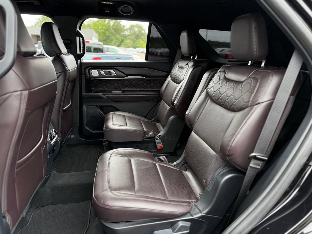 Certified 2026 Ford Explorer Platinum w/ LUX Leather Package AWD/4WD image 16