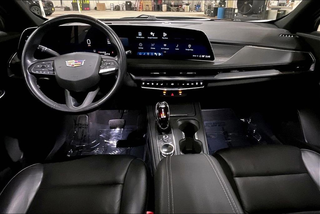 Used 2024 Cadillac XT4 Premium Luxury image 14