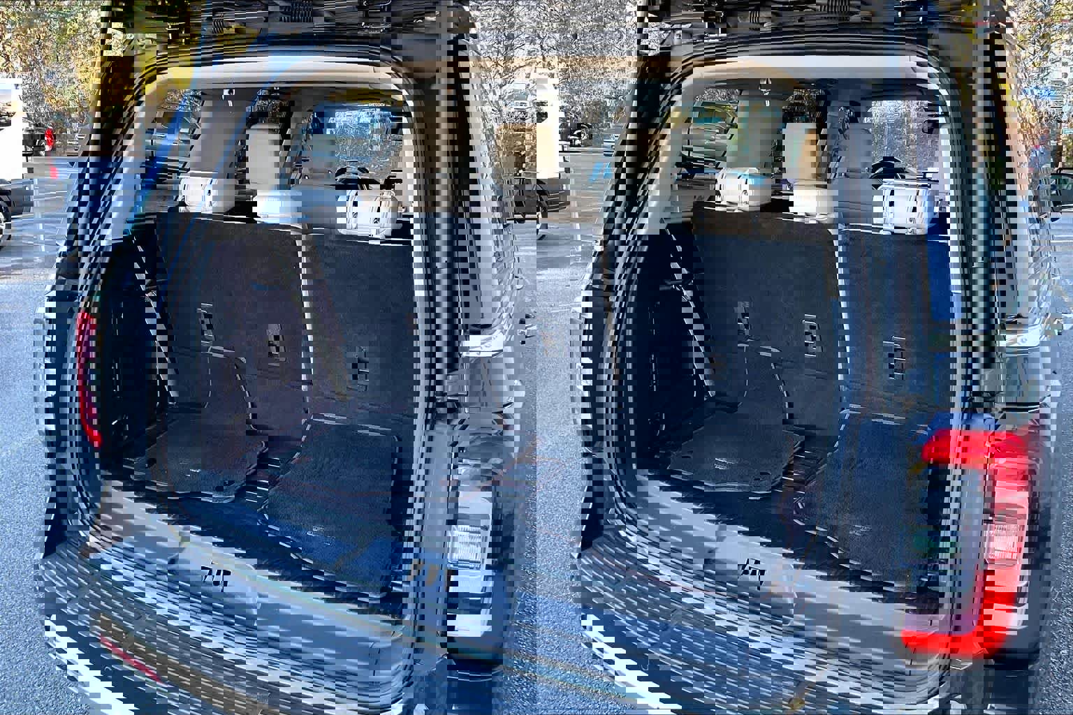 Certified 2023 Ford Expedition Platinum image 32