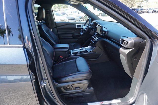Certified 2023 Ford Explorer ST-Line w/ Class IV Trailer Tow Package image 8