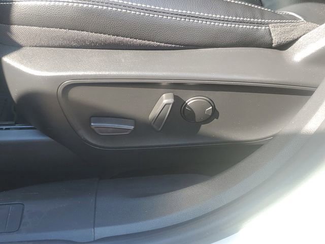 Certified 2023 Ford Escape Platinum w/ Premium Technology Package AWD/4WD image 11