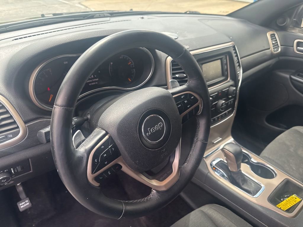 Used 2017 Jeep Grand Cherokee Laredo AWD/4WD image 11
