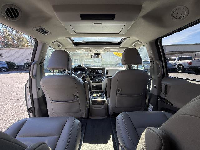 Used 2020 Toyota Sienna XLE Premium image 17